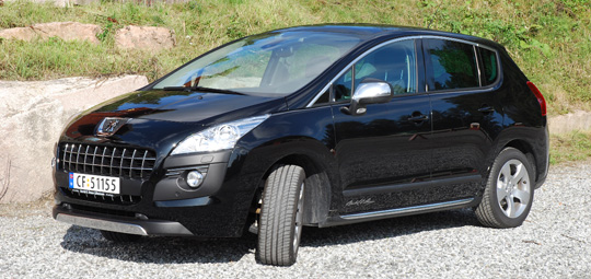 Frank Williksen kjører en Peugeot 3008.